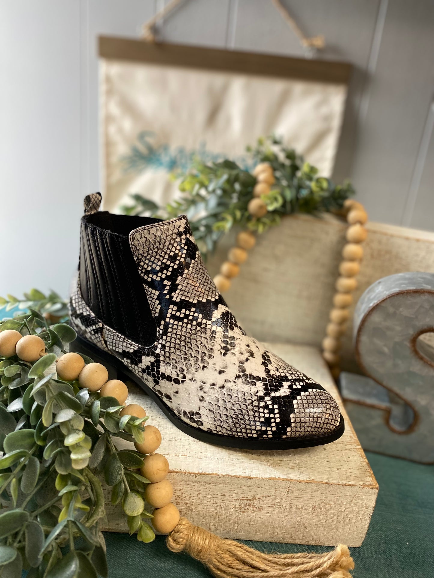 SNAKE SKIN SHOES