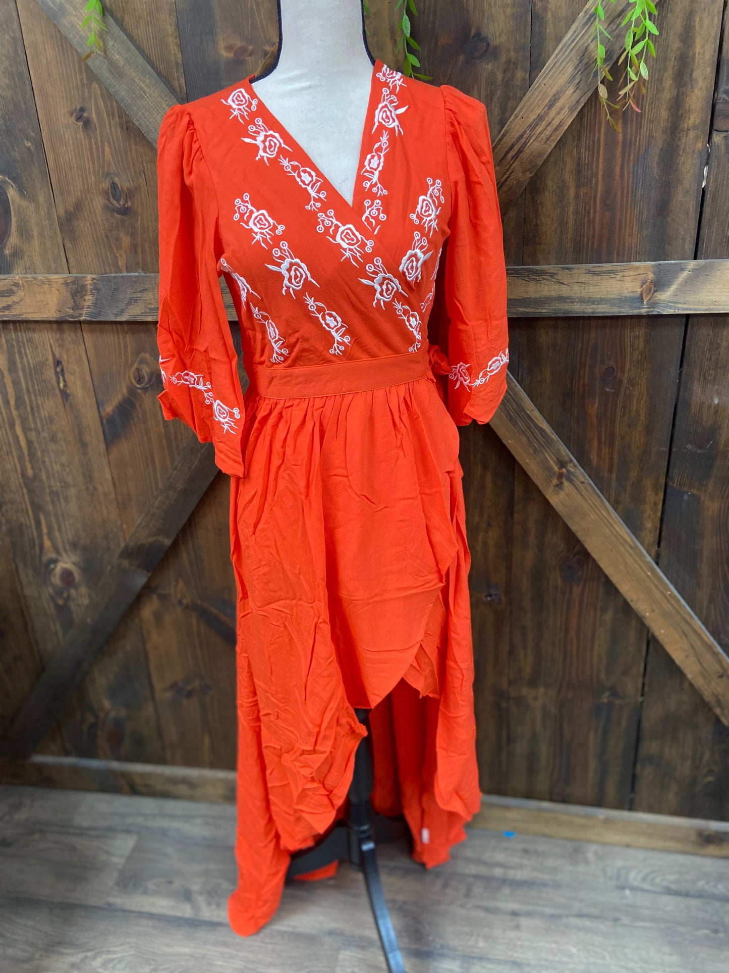 Embroidery flower detail dress