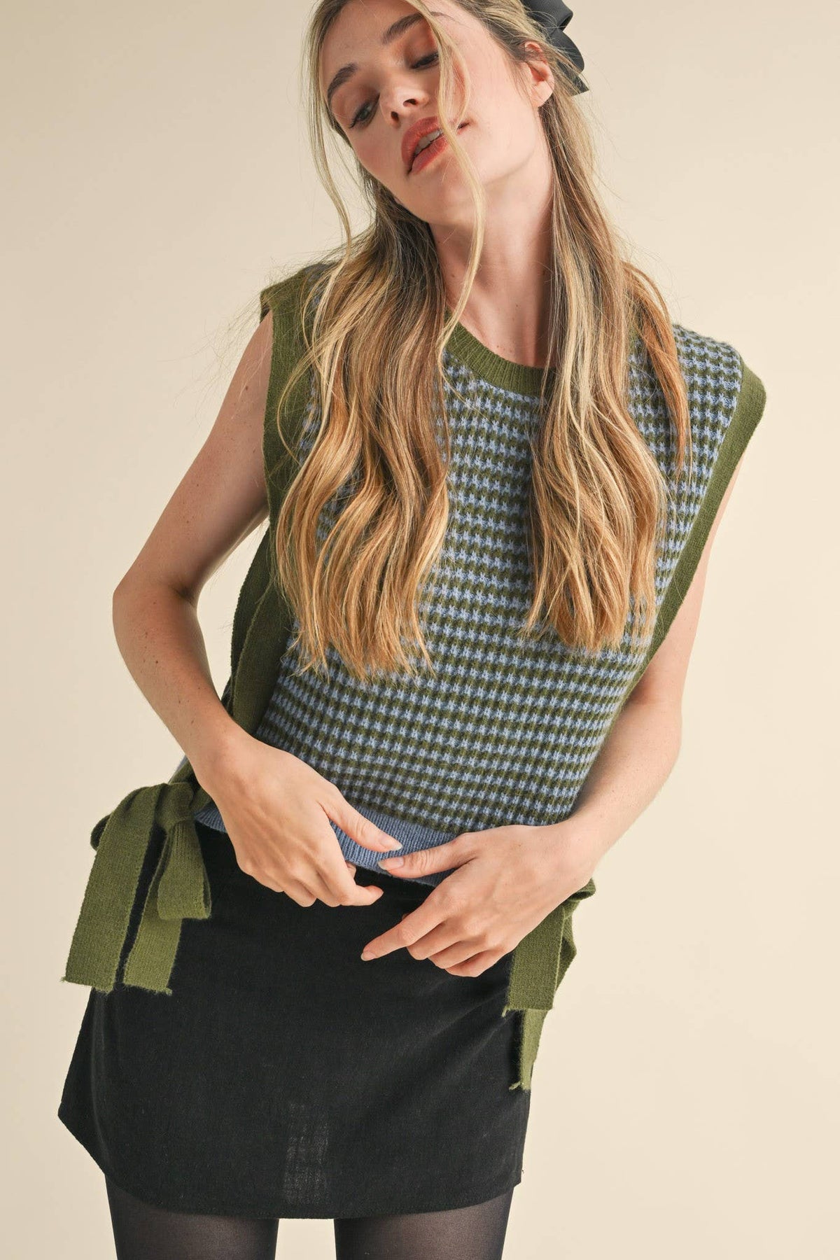 STRIPED SIDE TIE SWEATER VEST MSW10723