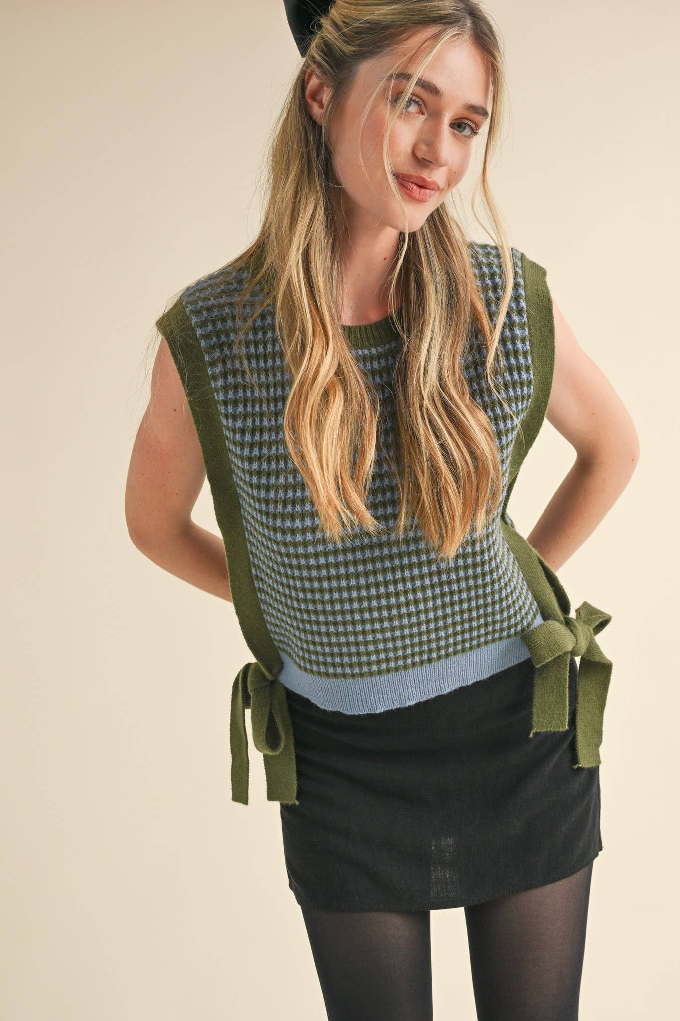 STRIPED SIDE TIE SWEATER VEST MSW10723