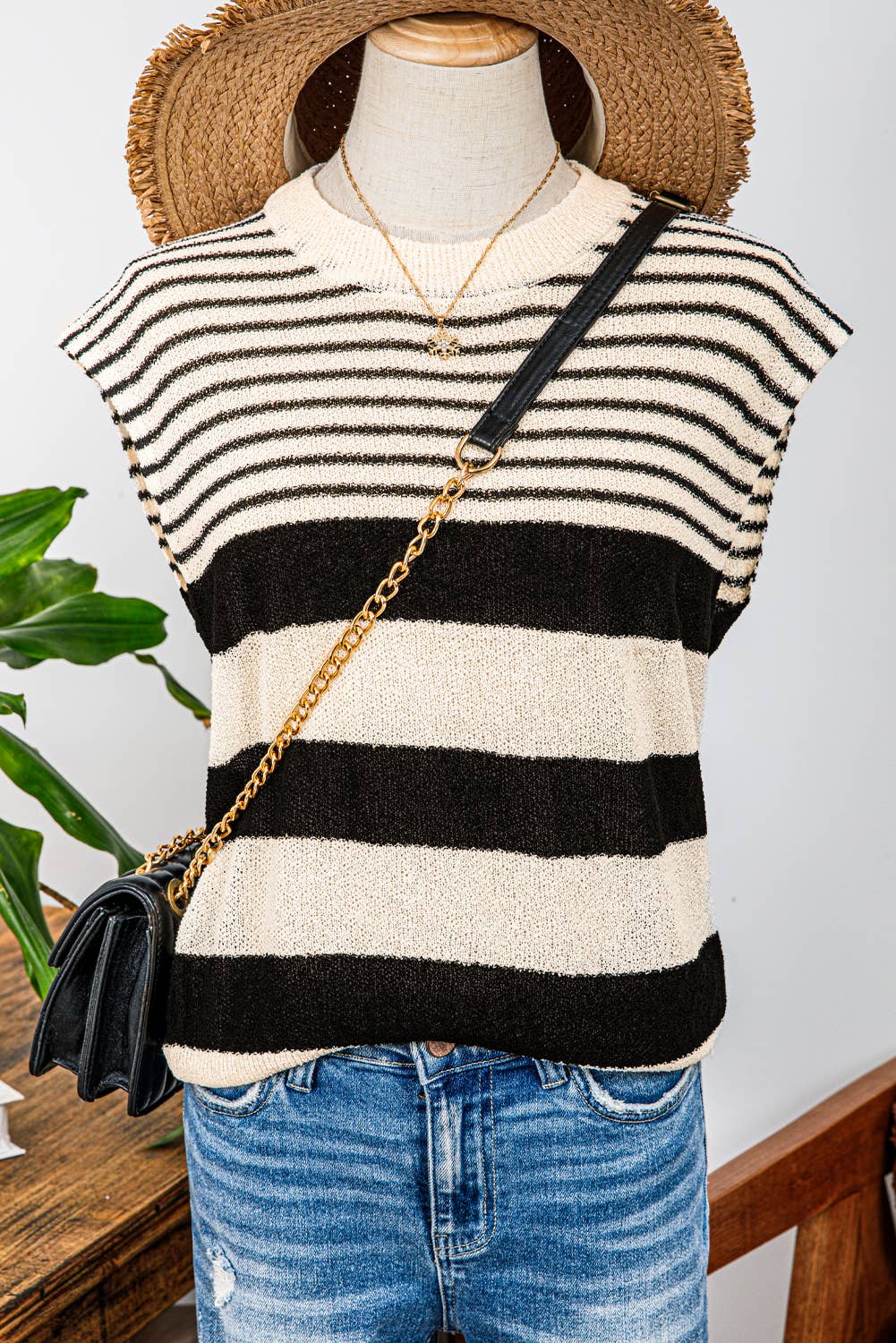 Fashion-W Striped O Neck Sweater Vest