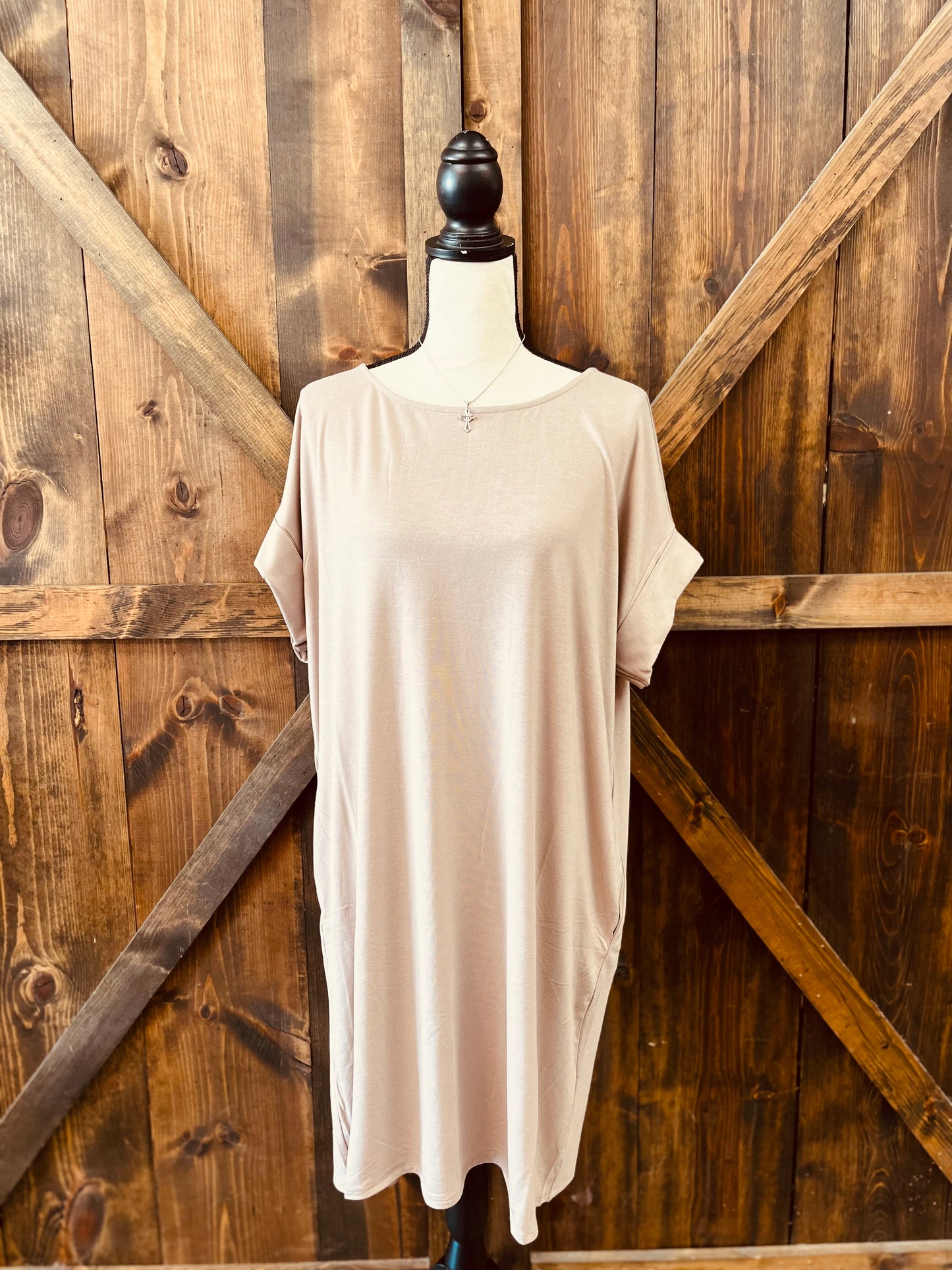 Curvy Short Sleeve Round Neck Dress