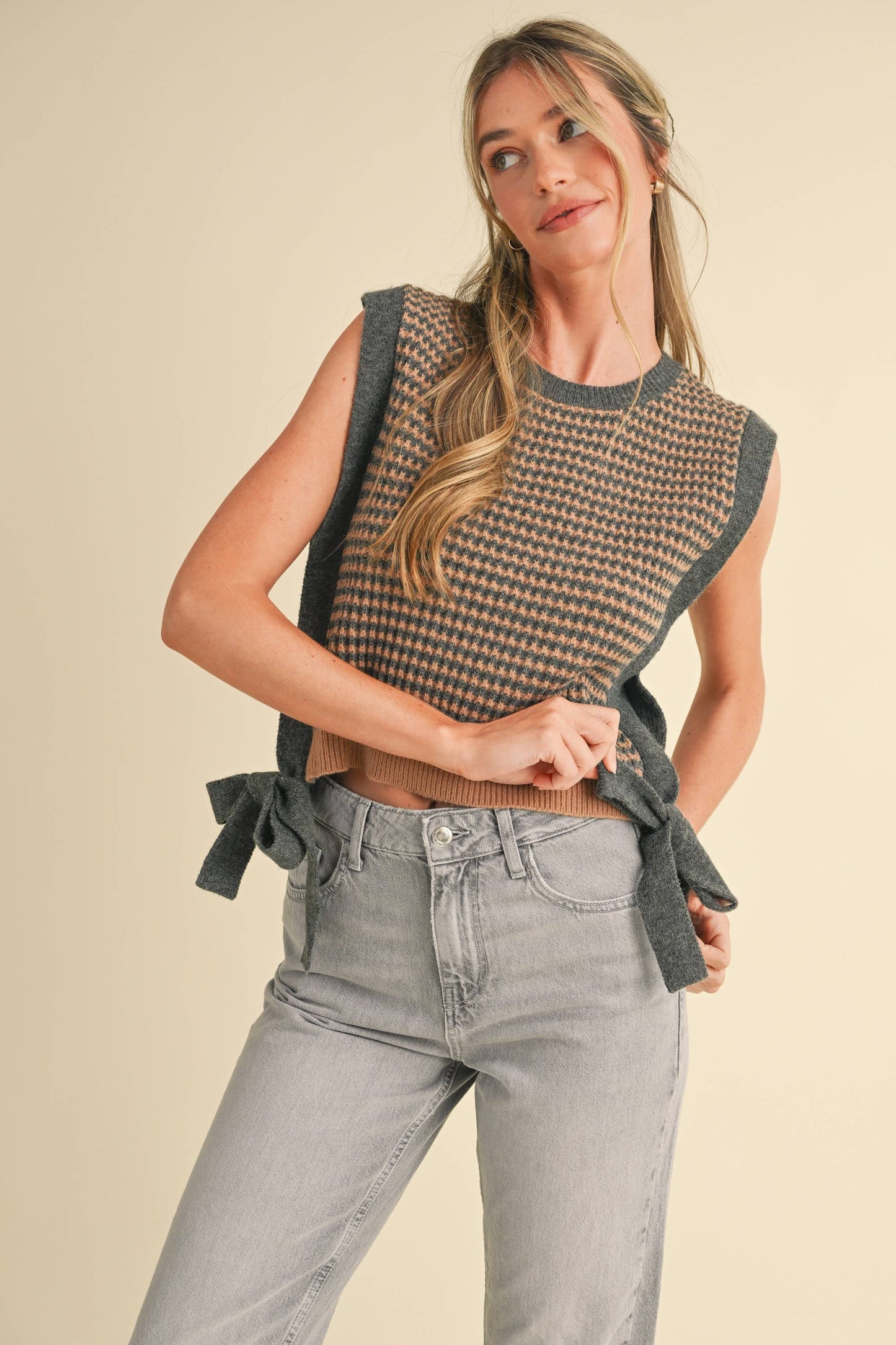 STRIPED SIDE TIE SWEATER VEST MSW10723