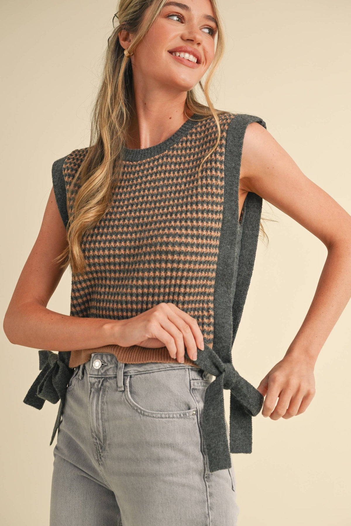 STRIPED SIDE TIE SWEATER VEST MSW10723