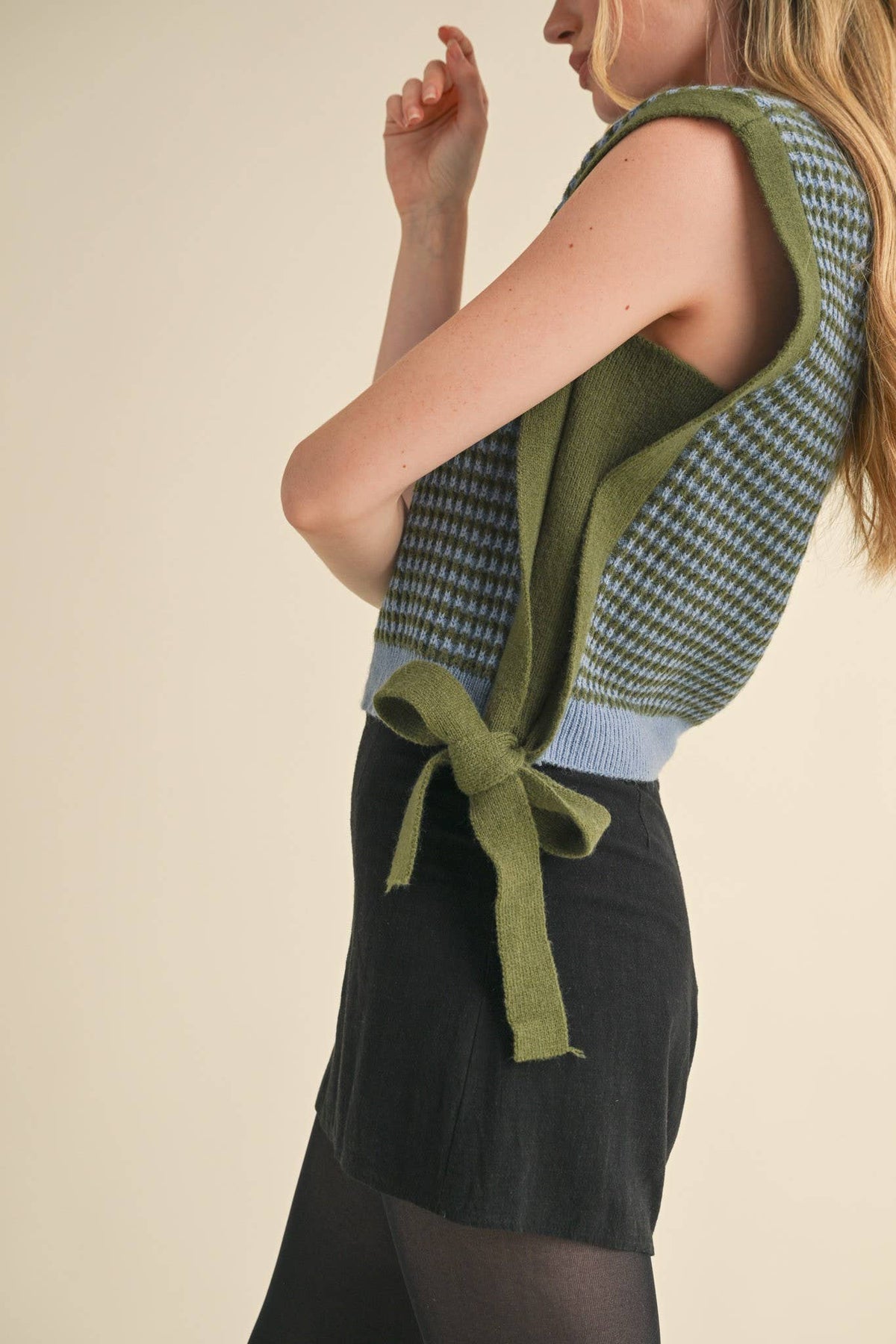 STRIPED SIDE TIE SWEATER VEST MSW10723