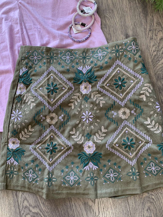 Moss Embroidery Skirt